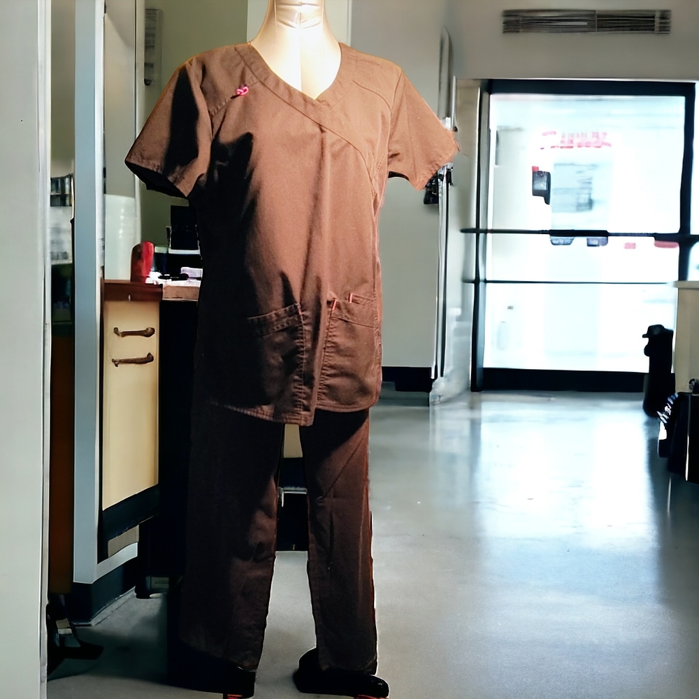 SCRUBSTAR | ✨👩‍⚕️🩺 Black Medical Scrub Set w/ Pink 🩷 Trim | GUC ✨ size M